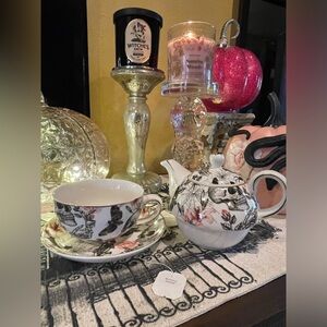 PARK CHATEAU NWOT Tea For 1 Skull Roses Mushrooms Insects Teapot/Teacup Duo